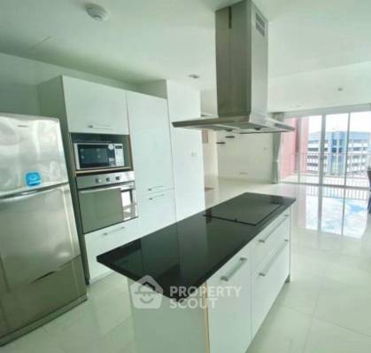 picture 3-BR Condo at Fullerton Sukhumvit near BTS Ekkamai (ID 3044868) - 4/4