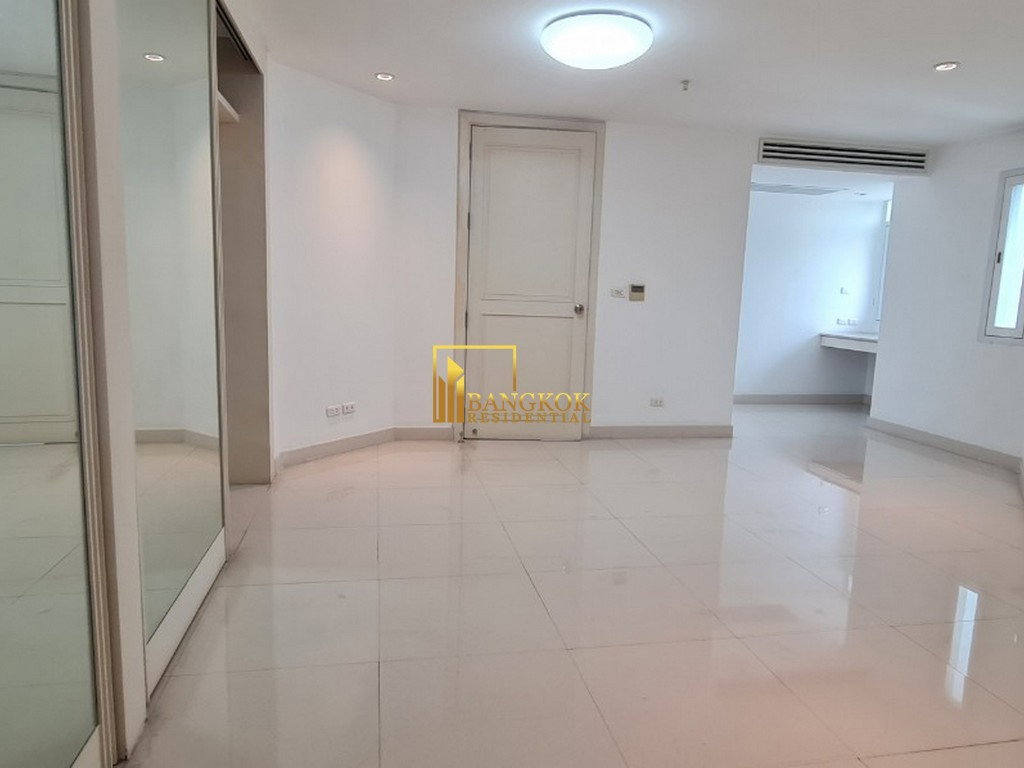 picture Crystal Garden | Spacious 3 Bed Condo in Popular Development - BR15918CD - 9/33