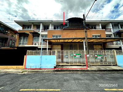 Townhouses for sale Borommaratchachonnani Rd. : TOWN HOUSE 40 Sq.w. Phuttha Mon Thon Nakhon Pathom for 4.7M