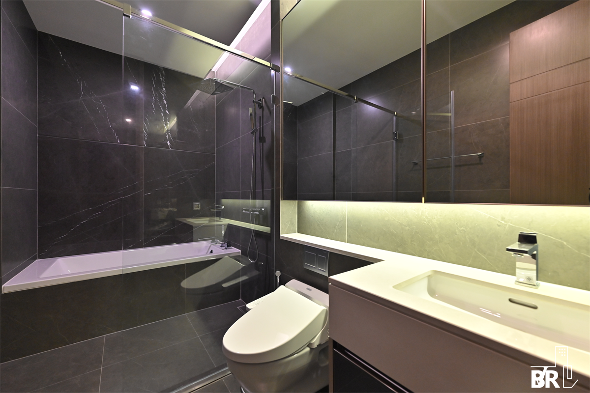 picture THE ESSE at SINGHA COMPLEX near MRT Phetchaburi Station More Convenience, Full Relaxation - 8/10