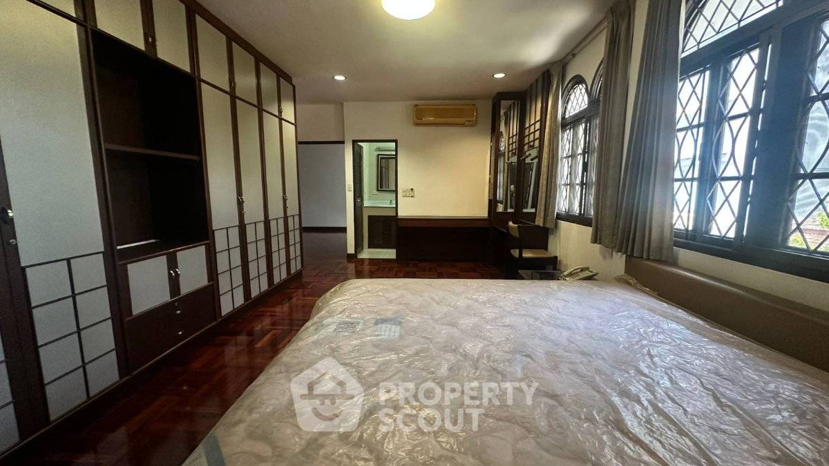 picture 5-BR 434 Sqm House Near BTS Phrom Phong For Rent (ID 3314588) - 7/17