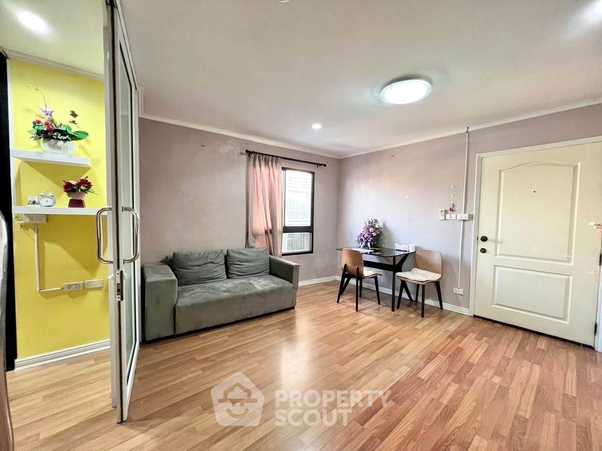 picture 1-BR Condo at Lumpini Place Narathiwas 24 in Chong Nonsi (ID 3318924) - 6/17