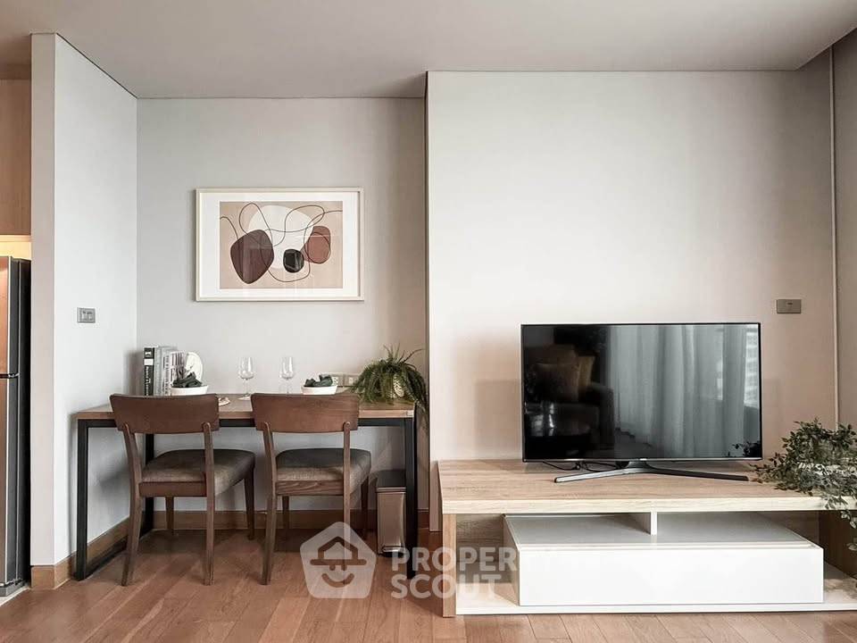 picture 2-BR Condo at The Lumpini 24 near BTS Phrom Phong (ID 3319503) - 2/10