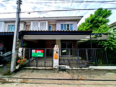 Townhouses for sale Borommaratchachonnani Rd. : TOWN HOUSE 25.2 Sq.w. Phuttha Mon Thon Nakhon Pathom for 2.4M