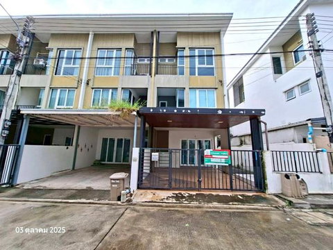ทาวน์เฮ้าส์ 28 ตร.วา เบล็ส ทาวน์ ติวานนท์-ปทุมธานี เมืองปทุมธานี ปทุมธานี 2.9M