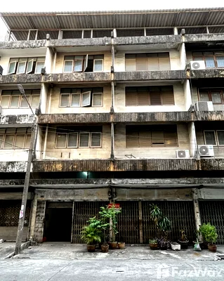 Townhouses for sale  Ari : 5 Bedroom Townhouse for sale in Sam Sen Nai, Bangkok  6787746