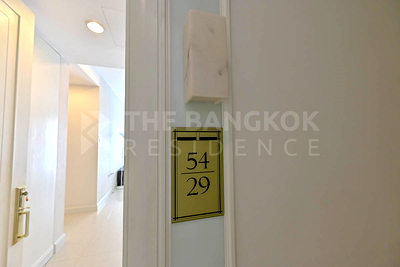 Condos for sale : Room available, great price Q Langsuan near BTS Ratchadamri