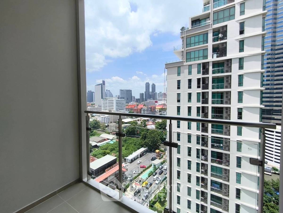 picture 2-BR Condo at Supalai Oriental Sukhumvit 39 near MRT Phetchaburi (ID 3318392) - 10/10
