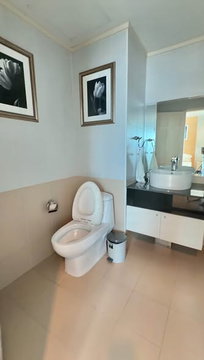 AA679358 | 2 ห้องนอน | 3 ห้องน้ำ | 124.89 ตร.ม. | 90,000 บาท/เดือน | ชั้น 24 — Sukhumvit Living Town Sukhumvit