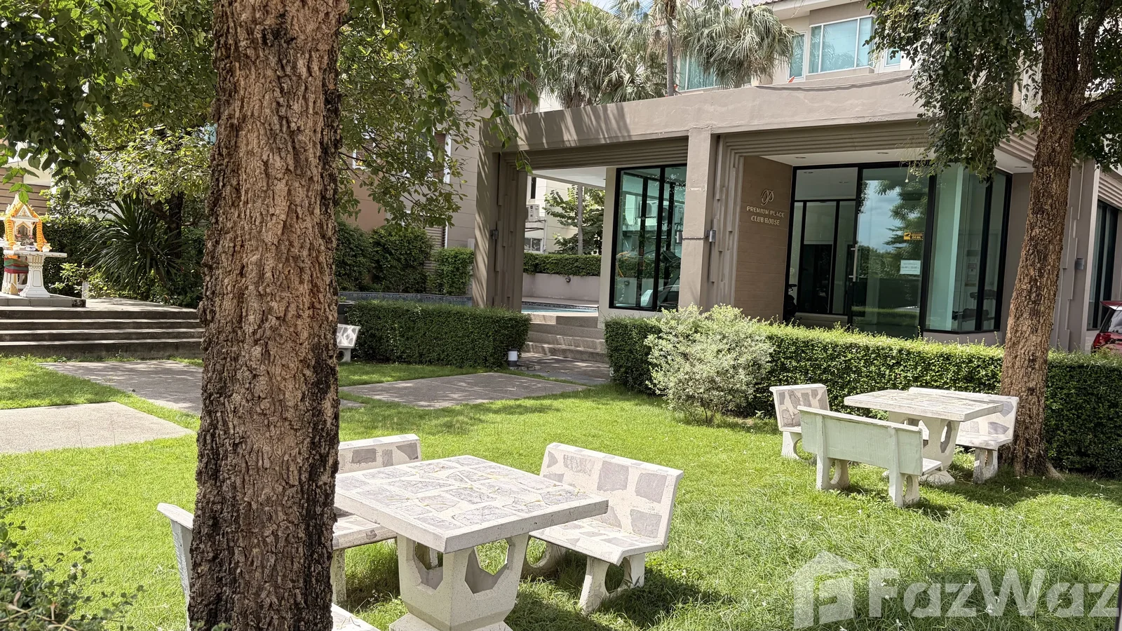 3-bed townhouse for rent, 250 sqm, 29 sq wah, Lat Phrao