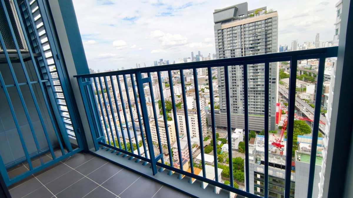 picture Brand-new unit never been occupied - 15/16