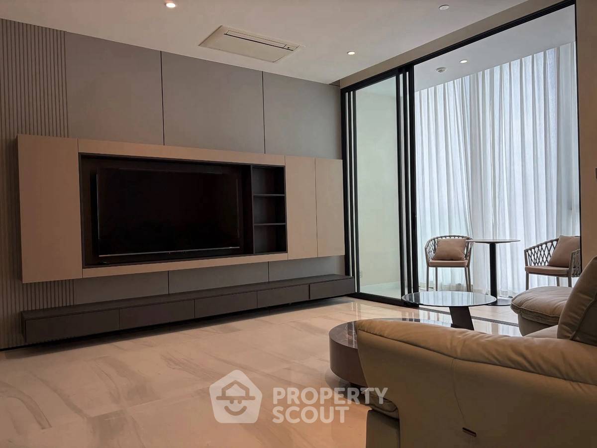 picture 3-BR Condo at Supalai Icon Sathon near MRT Si Lom (ID 3320239) - 2/9