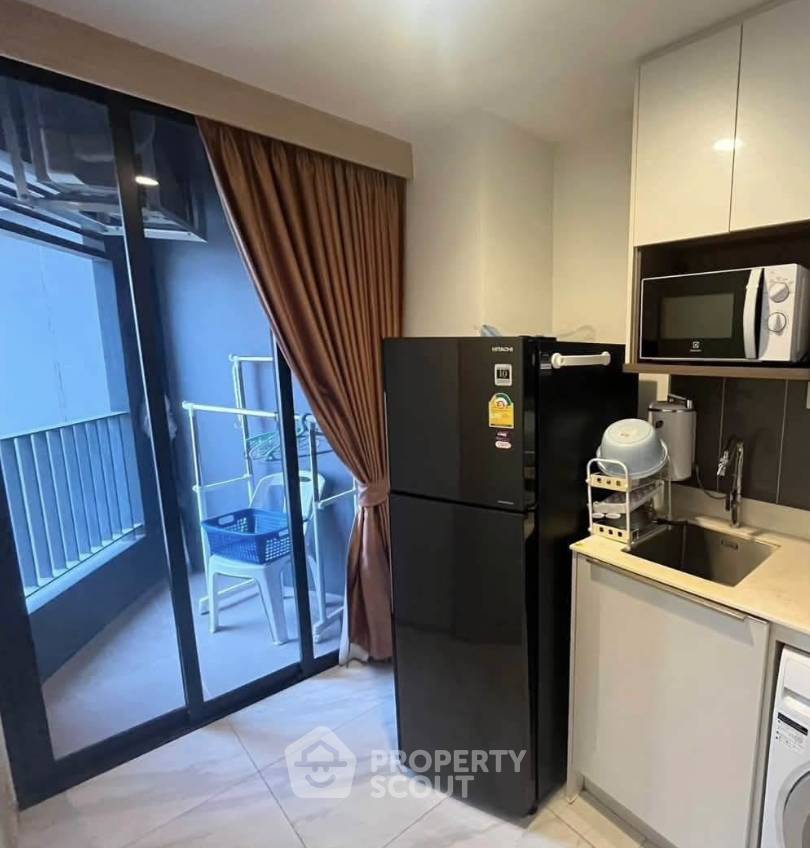 picture 31st-Floor 1-BR At Ideo Mobi Asoke Near MRT Phetchaburi (ID 3189082) - 6/6