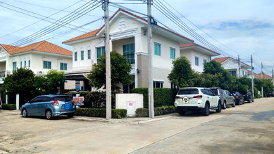 บ้านเดี่ยว ถนนเทพารักษ์ : ขายบ้านเดี่ยว โครงการ แลนซีโอ คริป ศรีนครินทร์-เทพารักษ์ (ซอยเทพารักษ์ 96) บิ้วอินน์สวยงามตกแต่งจัดเต็มเฟอร์นิเจอร์ และเครื่องใช้ไฟฟ้าพร้อมอยู่ 