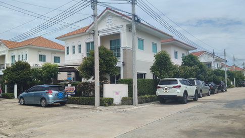 ขายบ้านเดี่ยว Lanceo Crib Srinakarin-Thepharak บิ้วอินน์สวยงามตกแต่งจัดเต็มเฟอร์นิเจอร์ และเครื่องใช้ไฟฟ้าพร้อมอยู่