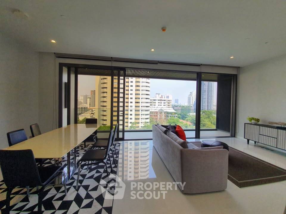 รูป ใกล้ BTS Phrom Phong เพียง 100 ม. | คอนโด 2 ห้องนอน Vittorio Sukhumvit 39 (ID 3311263) - รูปที่ 3/5