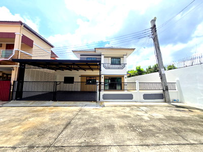 บ้านเดี่ยว กรุงเทพมหานคร : บ้านเดี่ยว รีโนเวทใหม่ทั้งหลัง ทำเลดีเยี่ยม หลังมุมใน หมู่บ้านเอกกวิน ถนนเลียบคลองสอง เนื้อที่เยอะกว้างมาก สวย พร้อมอยู่