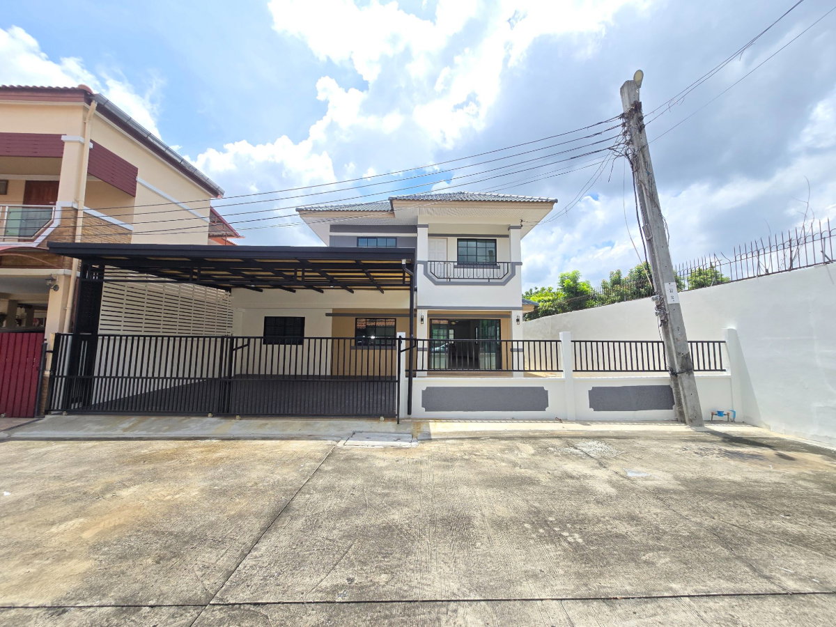 รูป บ้านเดี่ยว รีโนเวทใหม่ทั้งหลัง ทำเลดีเยี่ยม หลังมุมใน หมู่บ้านเอกกวิน ถนนเลียบคลองสอง เนื้อที่เยอะกว้างมาก สวย พร้อมอยู่ - รูปที่ 1/42