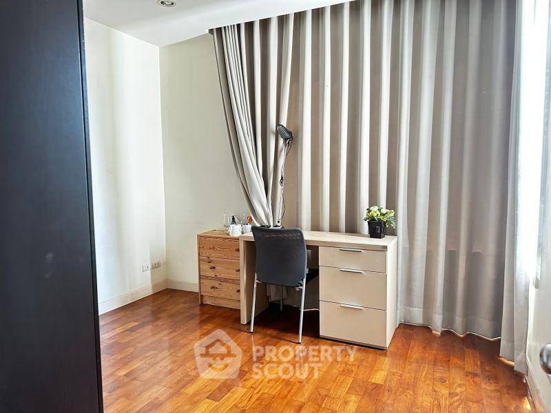 picture 2-BR Baan Siri 31 Condominium Near MRT Sukhumvit (ID 2918233) - 5/7