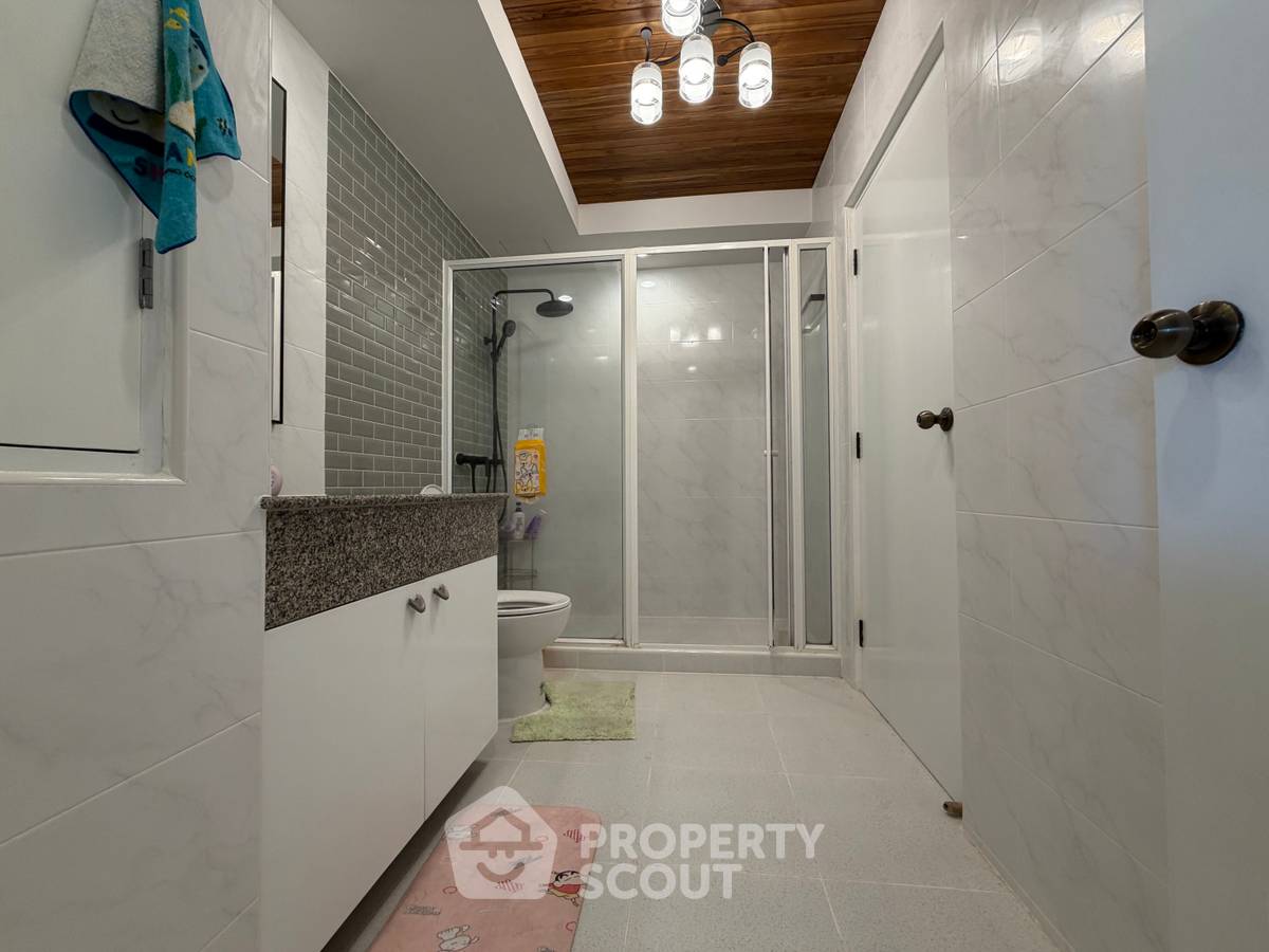 picture 2-BR Condo at D.S. Tower 2 Sukhumvit 39 Condominium near MRT Sukhumvit (ID 3322036) - 3/5