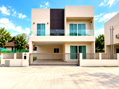 Houses for rent Hang Dong Chiang Mai : Brand-New 2-Storey Detached House for Rent in Hang Dong, Chiang Mai  38,000 THB/month