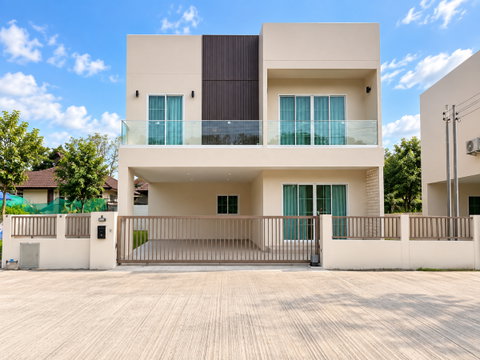 บ้านเดี่ยว 2 ชั้น บ้านใหม่ใกล้กาดฝรั่ง ทำเลหางดง | 4 ห้องนอน | 3 ห้องน้ำ | 38,000 บาท/เดือน #AHD-H1377