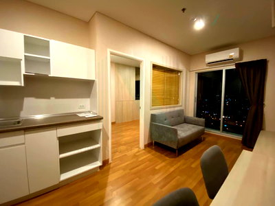 Condos for rent : For Rent Condo LUMPINI PLACE RATCHADA - SATHU Building 1, Floor 23,1 bed room, Room size 29 sqm