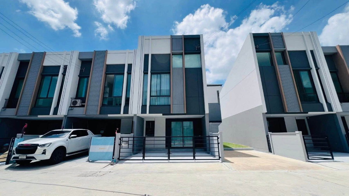 รูป #HHR162 ให้เช่า ทาวน์โฮมใหม่ หลังมุม 3 ห้องนอน 3 ห้องน้ำ📍 800 ม. ถึง Mega Bangna - รูปที่ 1/16