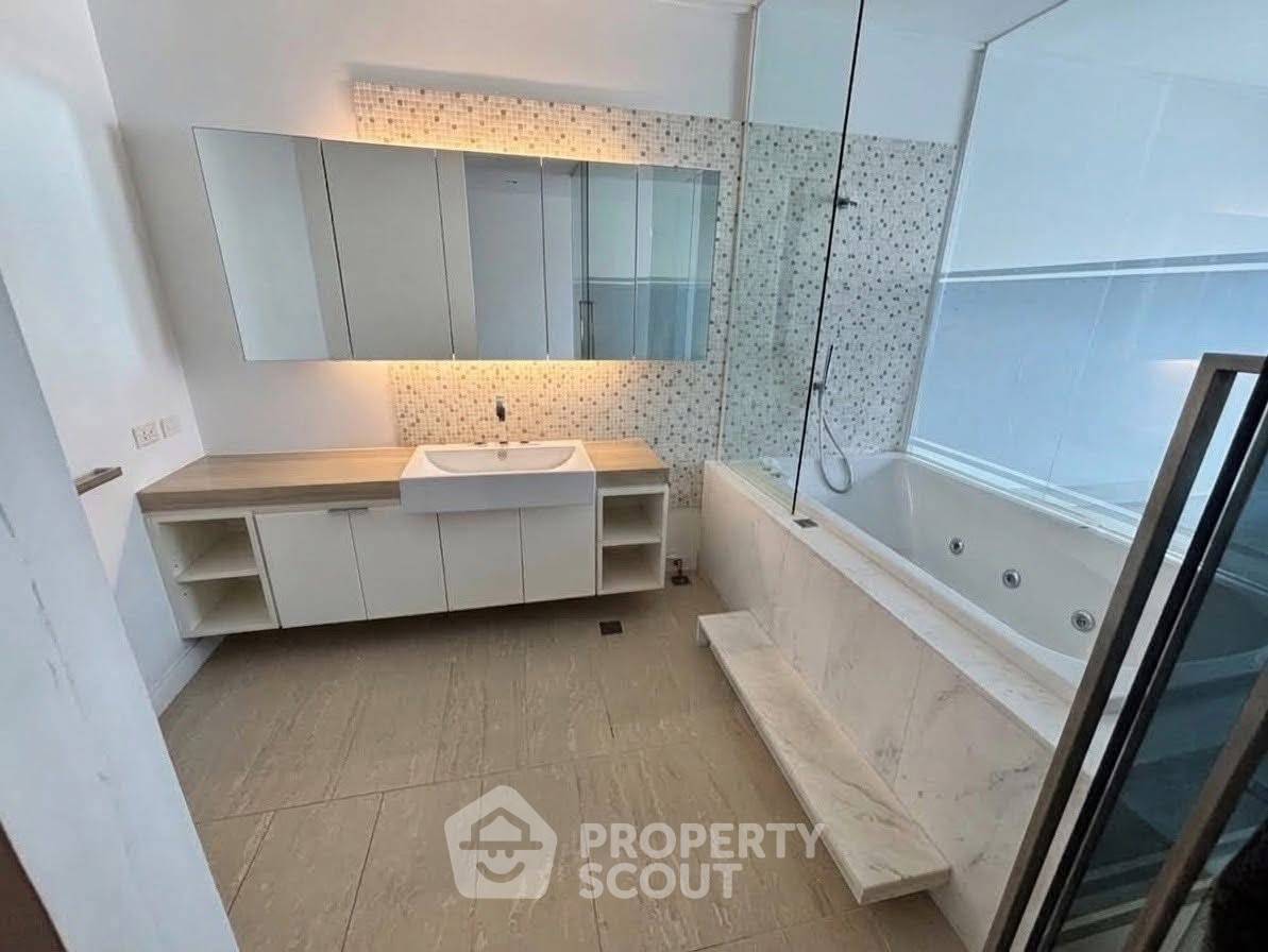 picture 3-BR Condo at Northpoint Condominium close to Wong Amat (ID 3322387) - 6/11