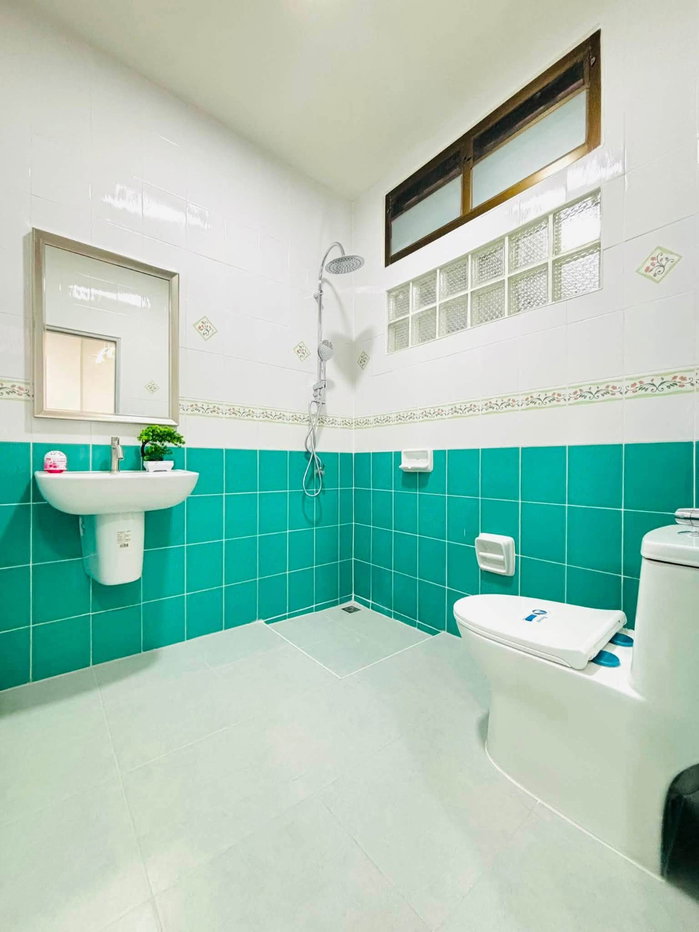 รูป ขายบ้านแฝดรีโนเวทใหม่ ม.ศรีราชาเลคไซด์ เก้ากิโล ศรีราชา - รูปที่ 6/18