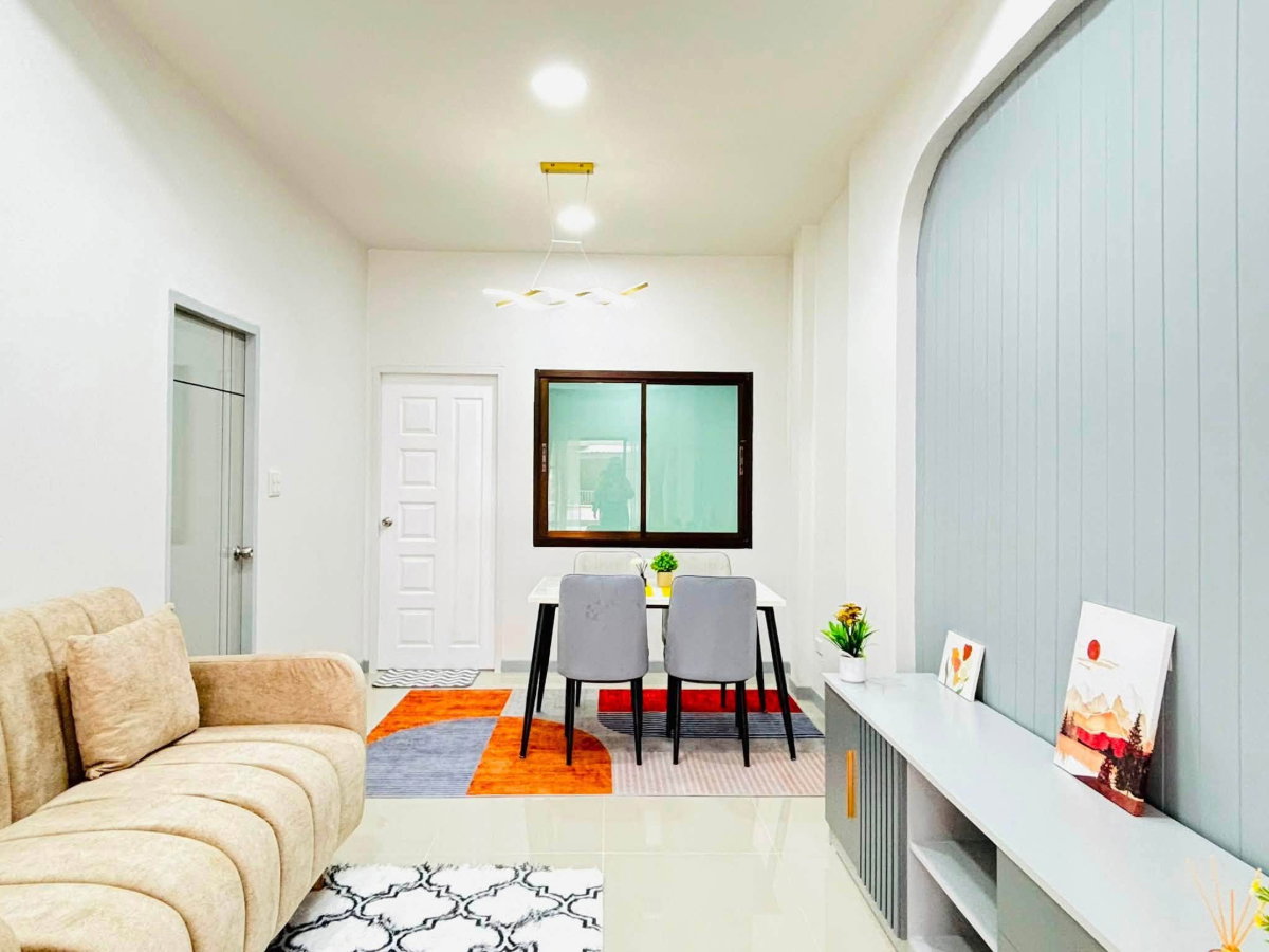 รูป ขายบ้านแฝดรีโนเวทใหม่ ม.ศรีราชาเลคไซด์ เก้ากิโล ศรีราชา - รูปที่ 14/18