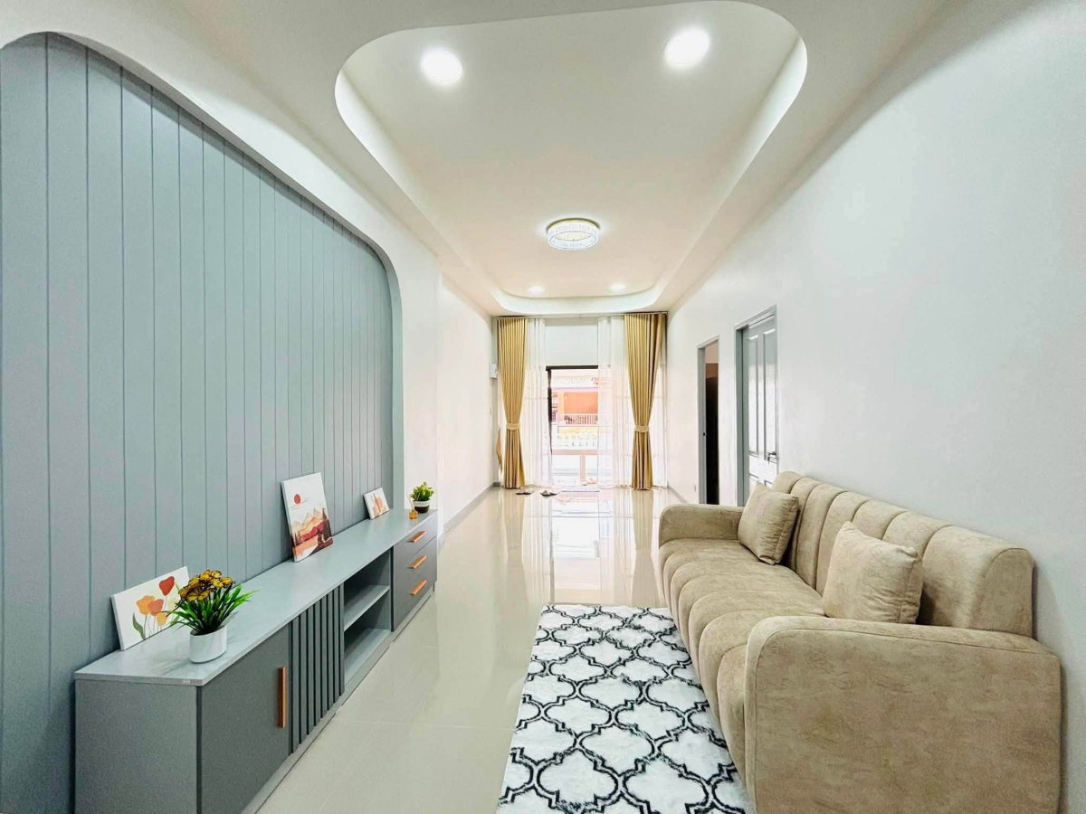รูป ขายบ้านแฝดรีโนเวทใหม่ ม.ศรีราชาเลคไซด์ เก้ากิโล ศรีราชา - รูปที่ 9/18