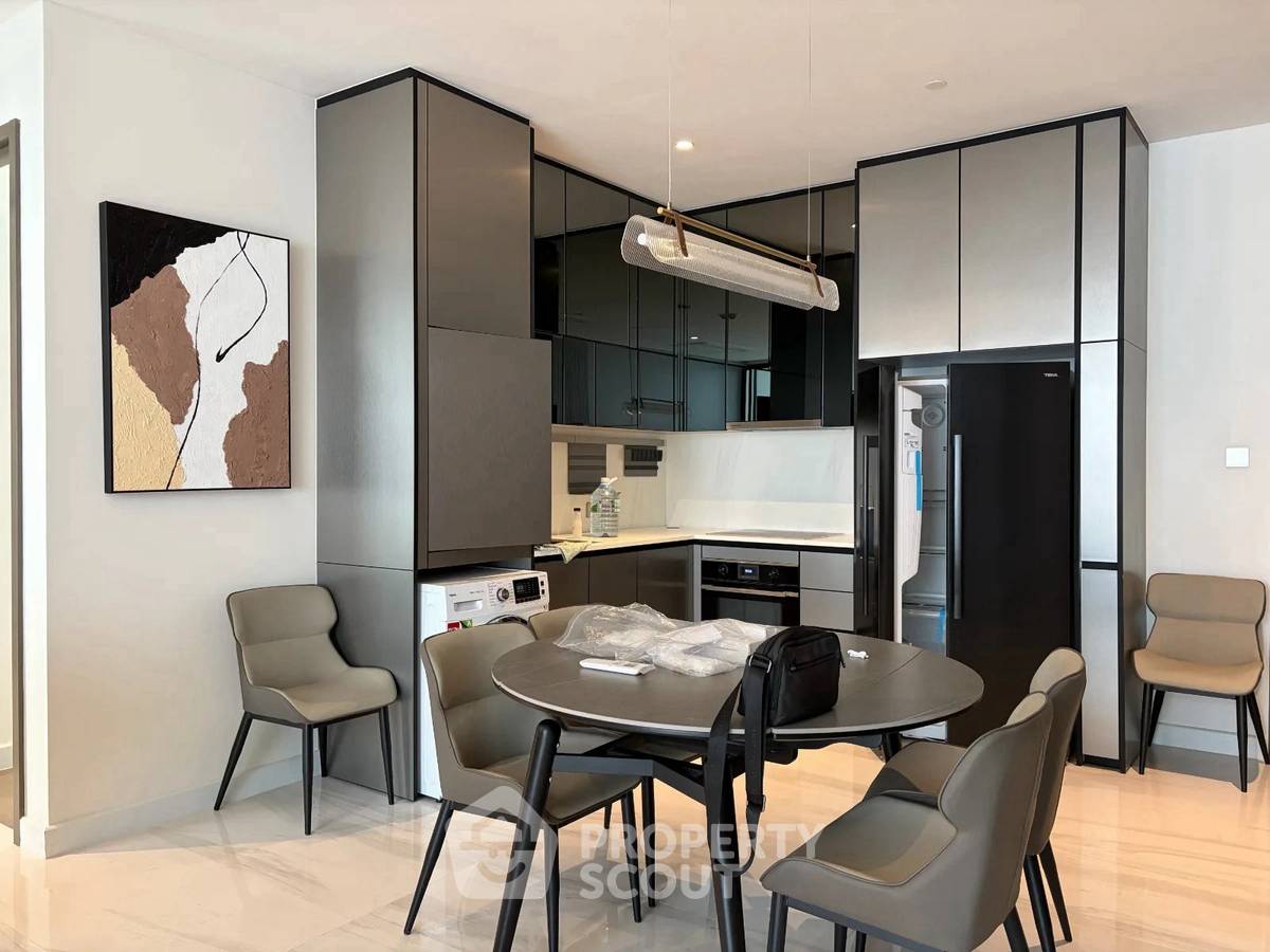 picture 3-BR Condo at Supalai Icon Sathon near MRT Si Lom (ID 3320239) - 3/9