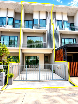 Townhouses for sale Bangkok : 3-Storey Townhome for Sale at J Grand Sathorn-Kalapapruek