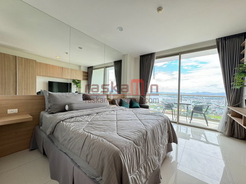 For Sale High-Floor Studio at The Riviera Wongamat Beach – Stunning Sea and City Views