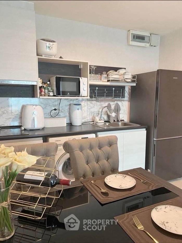 picture 2-BR Life Ratchadapisek, 400m To MRT Huai Khwang (ID 3319889) - 4/8