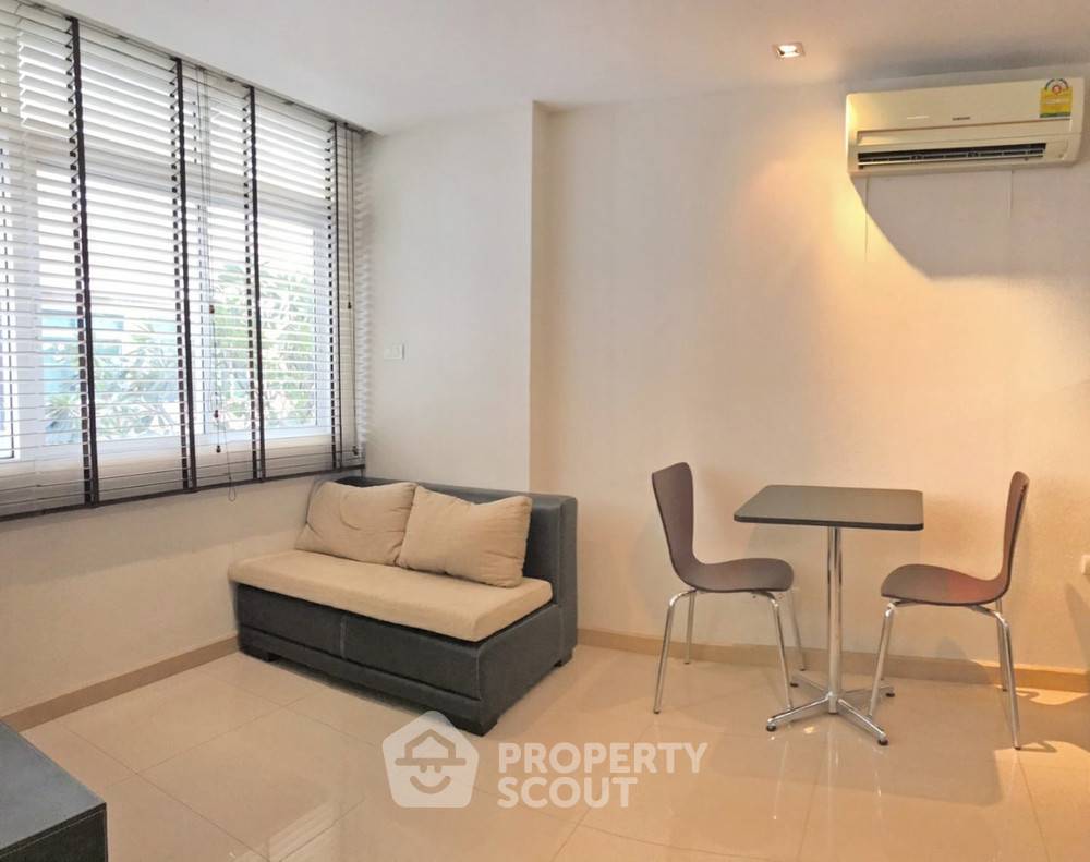 รูป คอนโด 1-ห้องนอน ที่ เจ ดับบลิว บูเลอวาร์ด ศรีวรา คอนโดมิเนียม ใน พลับพลา (ID 385480) - รูปที่ 2/10