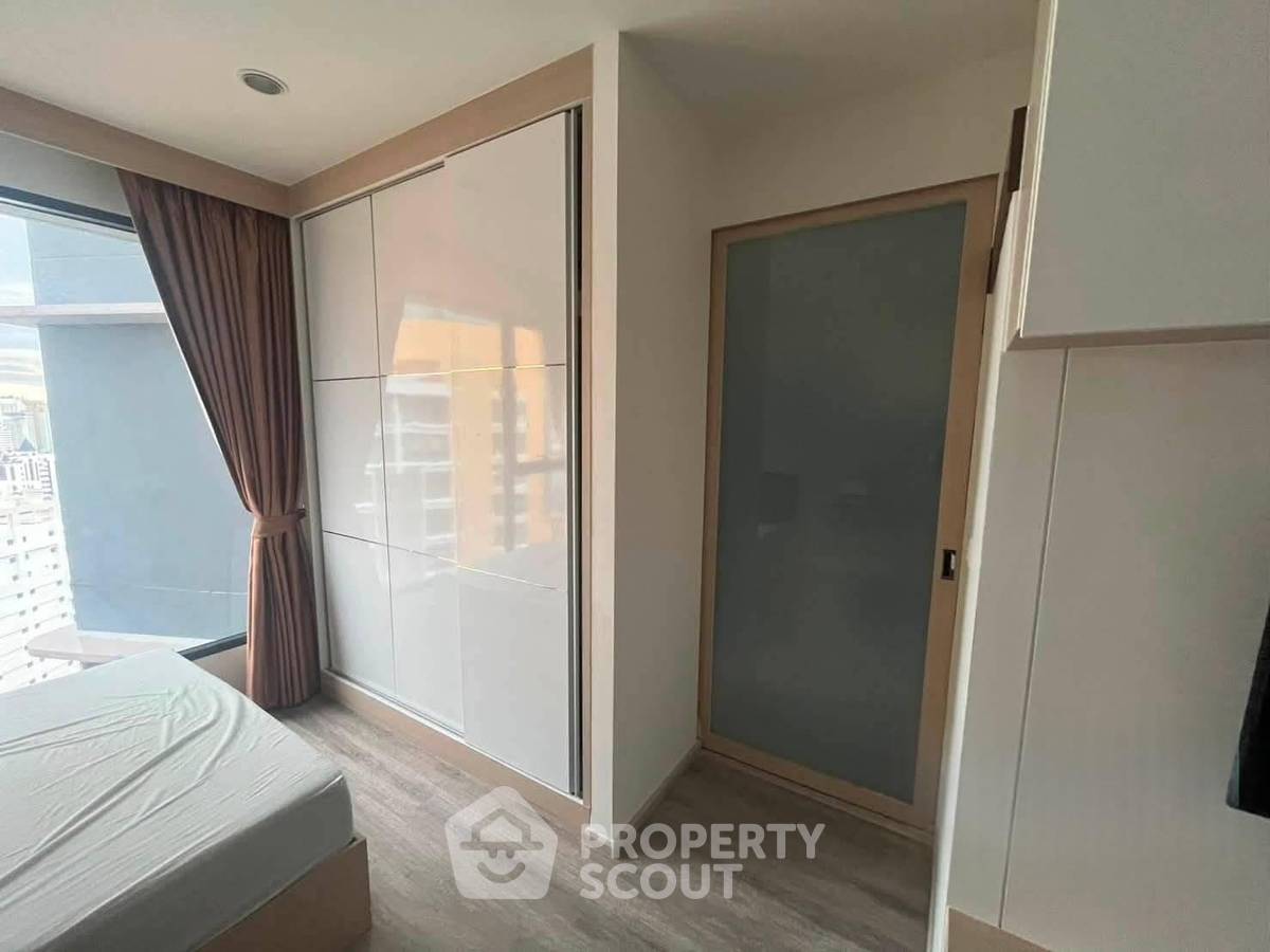 picture 31st-Floor 1-BR At Ideo Mobi Asoke Near MRT Phetchaburi (ID 3189082) - 3/6