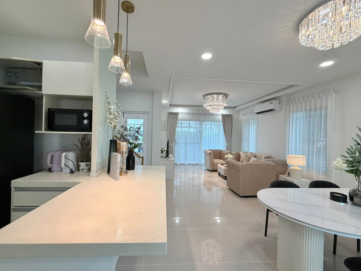 picture Luxurious Detached House for Rent – Mantana 2 Onnut-Wongwaen - 8/27