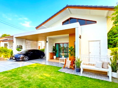 เช่าบ้านเดี่ยว อมตะนคร : พานทอง  รร.วัดโป่งตามุข 1.0กม.สุขประยูร แยกมาบโป่ง 3นอน 2น้ำ ที่ดิน 67.2 ตร.วา.พื้นที่ใช้สอย 100ตร.ม.บ้านเดี่ยวแปลงมุ