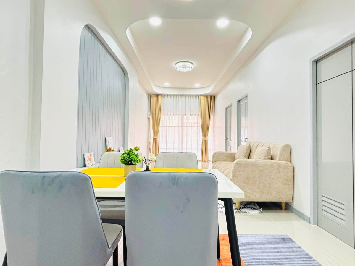 รูป ขายบ้านแฝดรีโนเวทใหม่ ม.ศรีราชาเลคไซด์ เก้ากิโล ศรีราชา - รูปที่ 15/18