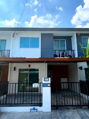 Townhouses for rent Nonthaburi : House for rent: Bann Pruksa 95/2, Soi Kantana-Wongwaen (near MRT Talad Bangui) 3 bedrooms, 2 bathrooms. 8,500 Baht 