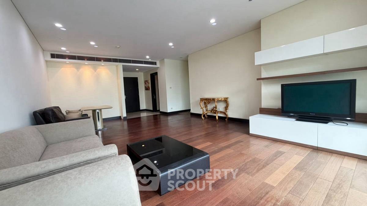 picture Spacious 2-BR 151 Sqm At The Park Chidlom Near BTS Chit Lom (ID 3320448) - 3/12