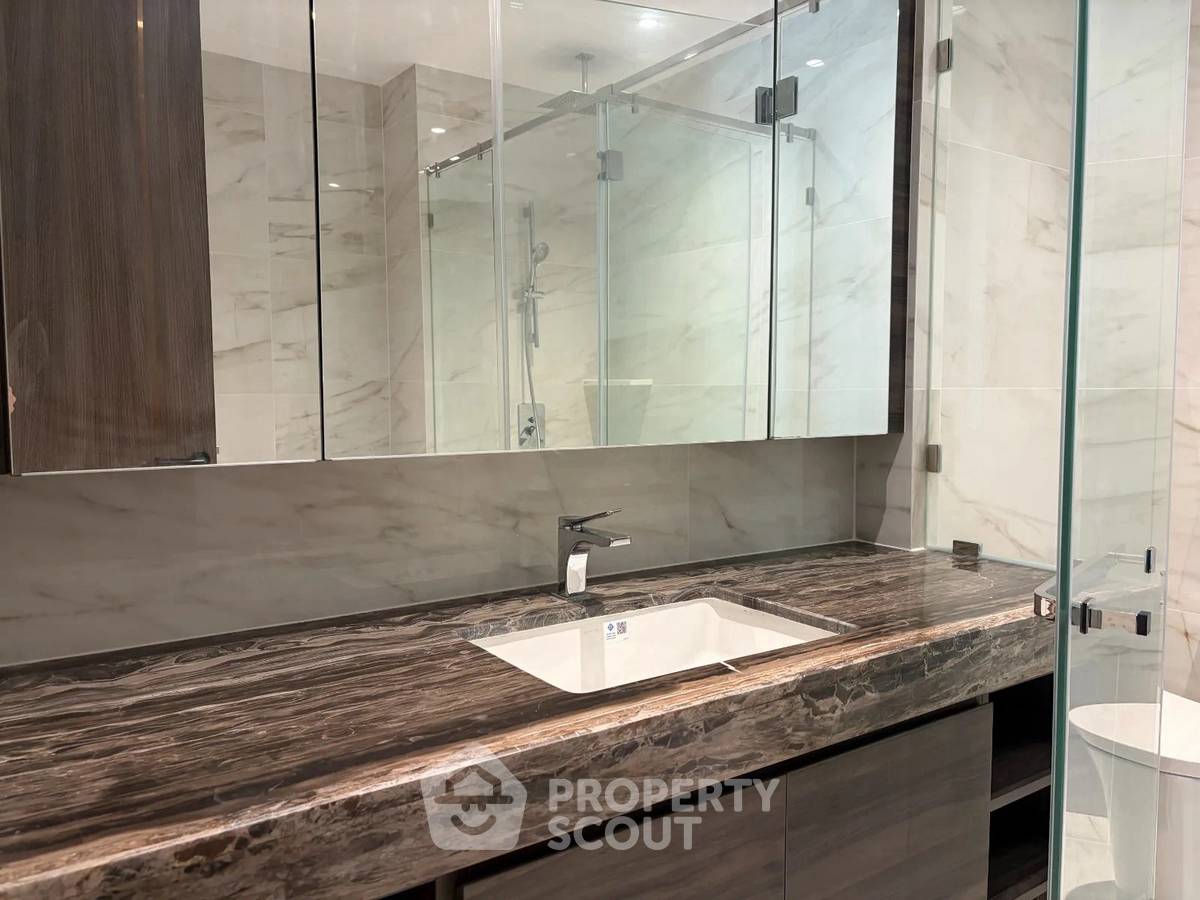 picture 3-BR Condo at Supalai Icon Sathon near MRT Si Lom (ID 3320239) - 8/9