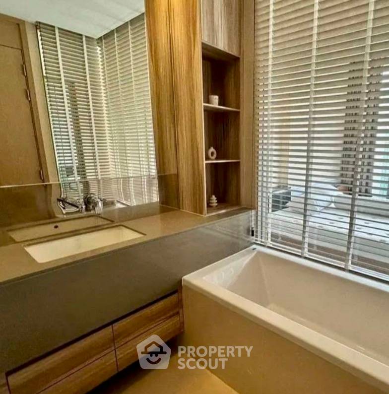 picture 25th-Floor 1-BR At The Esse Asoke Near MRT Sukhumvit (ID 3319069) - 3/6