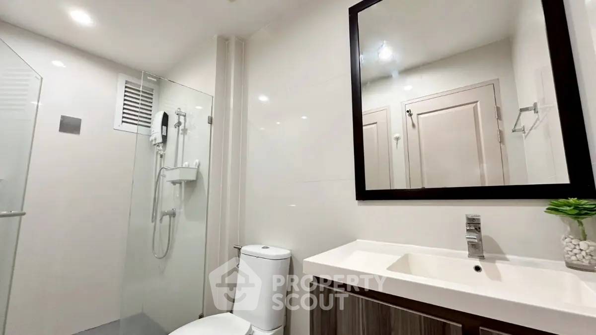 picture 2-BR Condo at The Unique Ladprao 26 near MRT Ratchadaphisek (ID 3320152) - 9/12