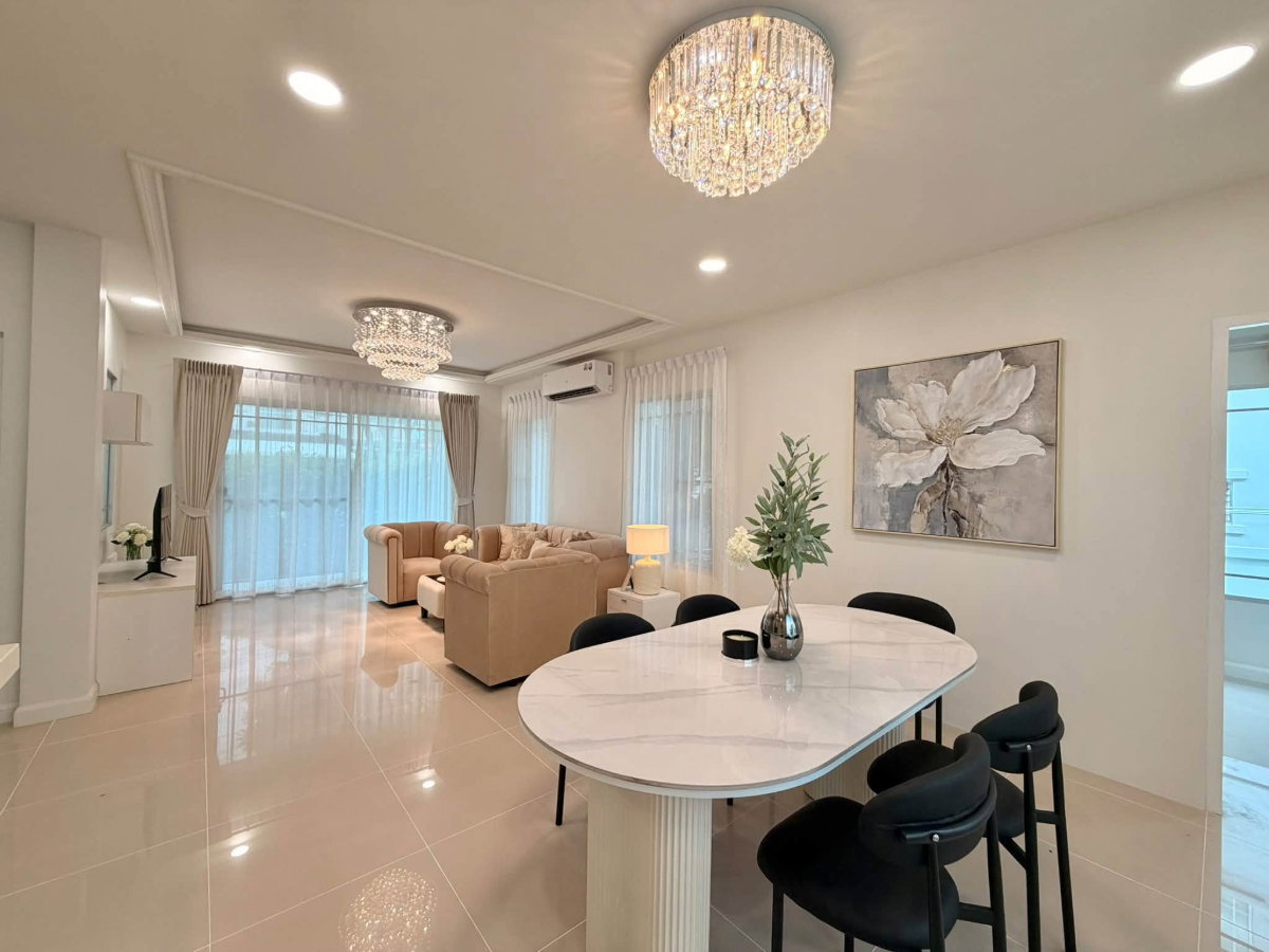 picture Luxurious Detached House for Rent – Mantana 2 Onnut-Wongwaen - 1/27