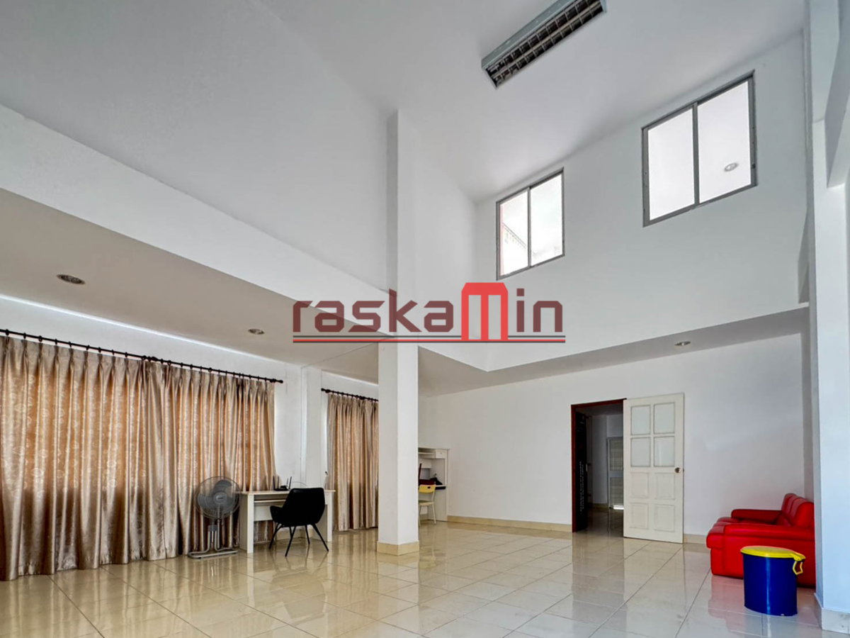 รูป สุขุมวิท 11 พัทยา คูหาอเนกประสงค์ — ขายด่วน - รูปที่ 4/40