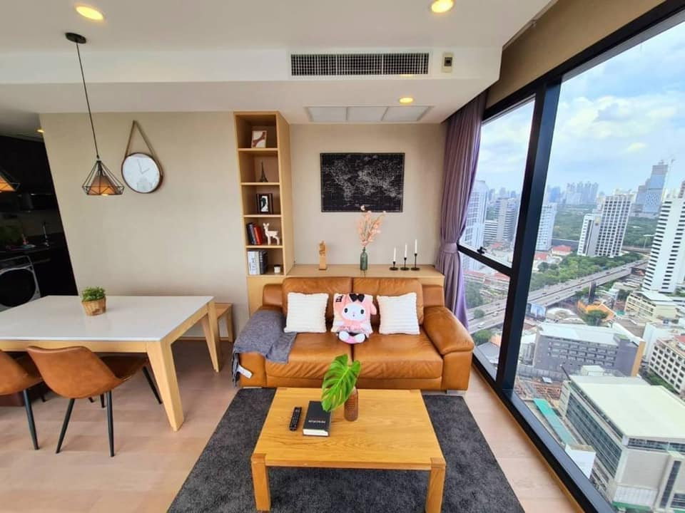 picture Ashton Chula Silom【𝐑𝐄𝐍𝐓】🔥Modern style with premium built-ins Complete, spacious, airy, with luxurious built-ins🔥 Contact Line ID: @hacondo - 4/9