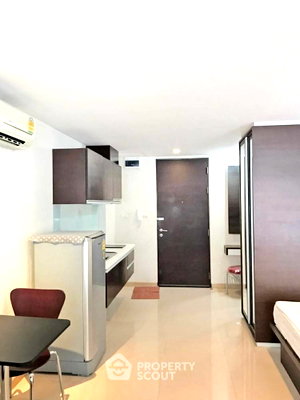Condos for sale : 1-BR Condo at J.W. Boulevard Srivara Condominium in Phlapphla (ID 385480)
